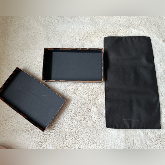 Dolce & Gabbana Leopard Print Box with Dust Sheet - Picture 3 of 4